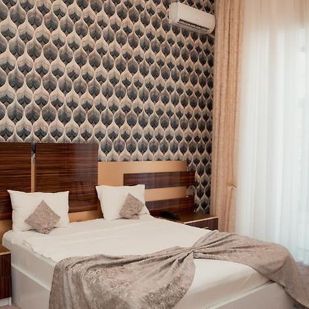 Dionis Baku Hotel Bagian luar foto