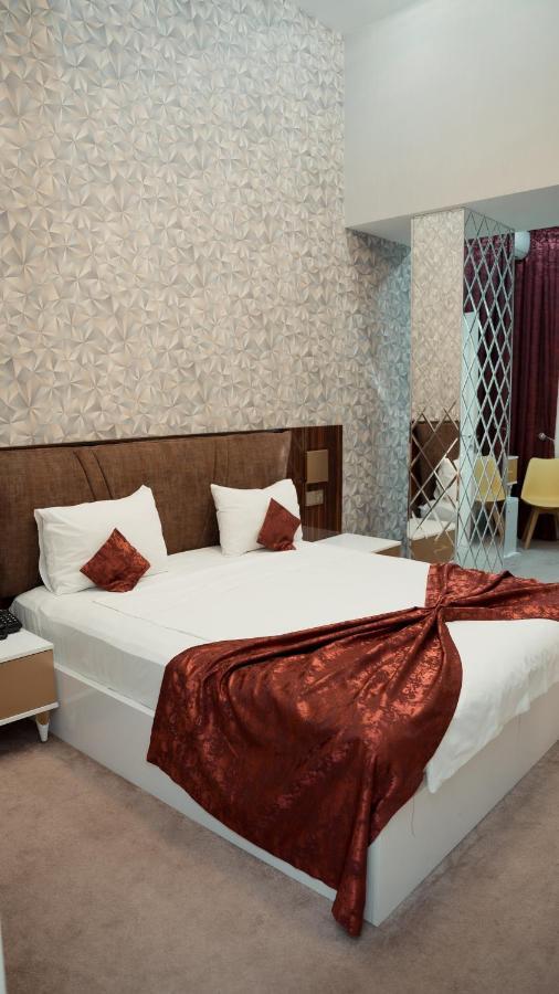 Dionis Baku Hotel Bagian luar foto