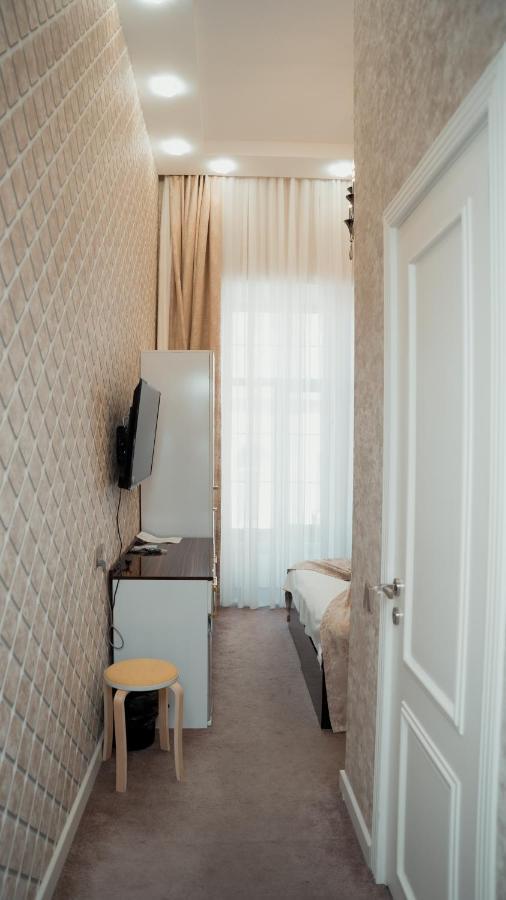 Dionis Baku Hotel Bagian luar foto